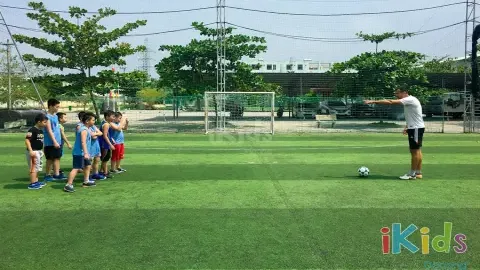 Nên dạy bóng đá trẻ em từ mấy tuổi？ Khám phá lợi ích tuyệt vời!