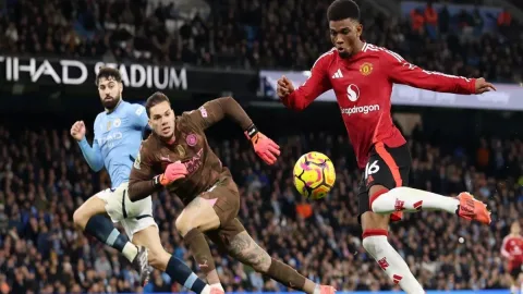 Thứ hạng của câu lạc bộ bóng đá Manchester United có vào top 4 Premier League？ Chuyên gia dự đoán!