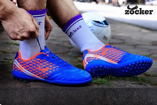 Kinh nghiệm chọn giày bóng đá phủi chuẩn không đau chân？ 3 mẹo đơn giản!