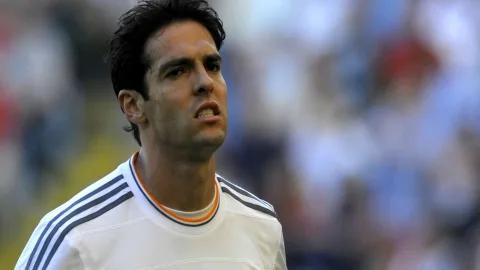 Real ném bom 150 triệu euro (Pháo thủ phản ứng gì？)