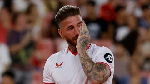 Fabrizio Romano hé lộ bến đỗ của Ramos： Lương Ramos khủng cỡ nào vậy？