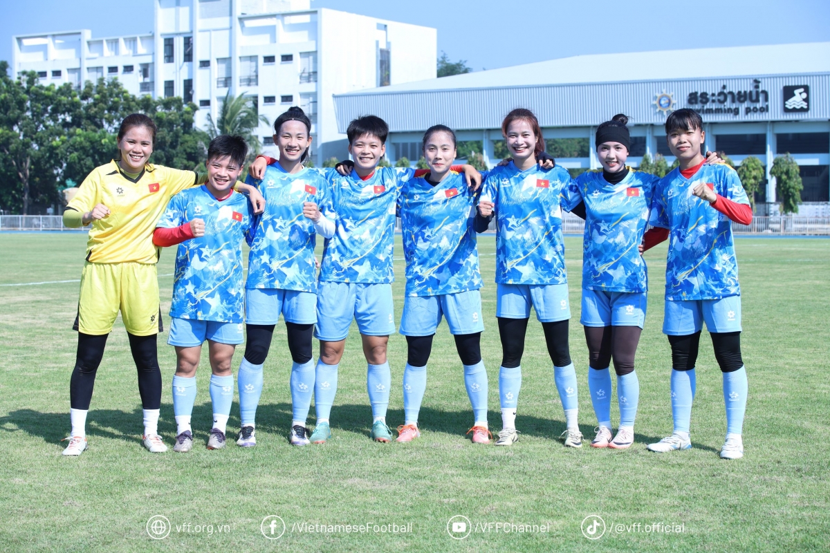 Hướng tới trận ra quân SEA Games 33： Tuyển thủ tập luyện ra sao？ HLV tiết lộ chiến thuật!