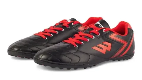 Giày bóng đá nữ： Cách chọn giày chuẩn, không đau chân!